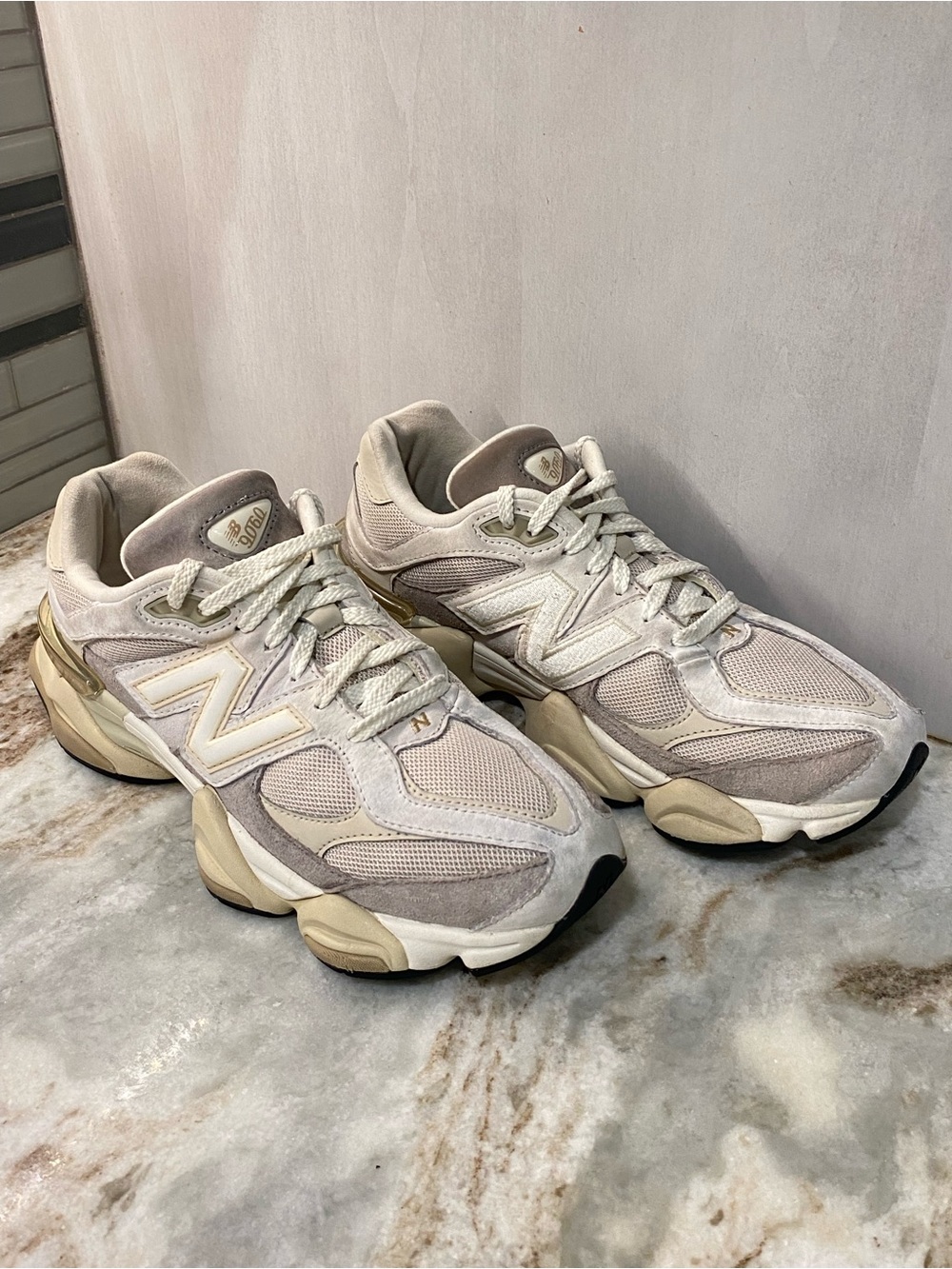 New Balance 9060 Oatmeal Beige Chunky Dad Sneaker Mens 8.5 Womens 10